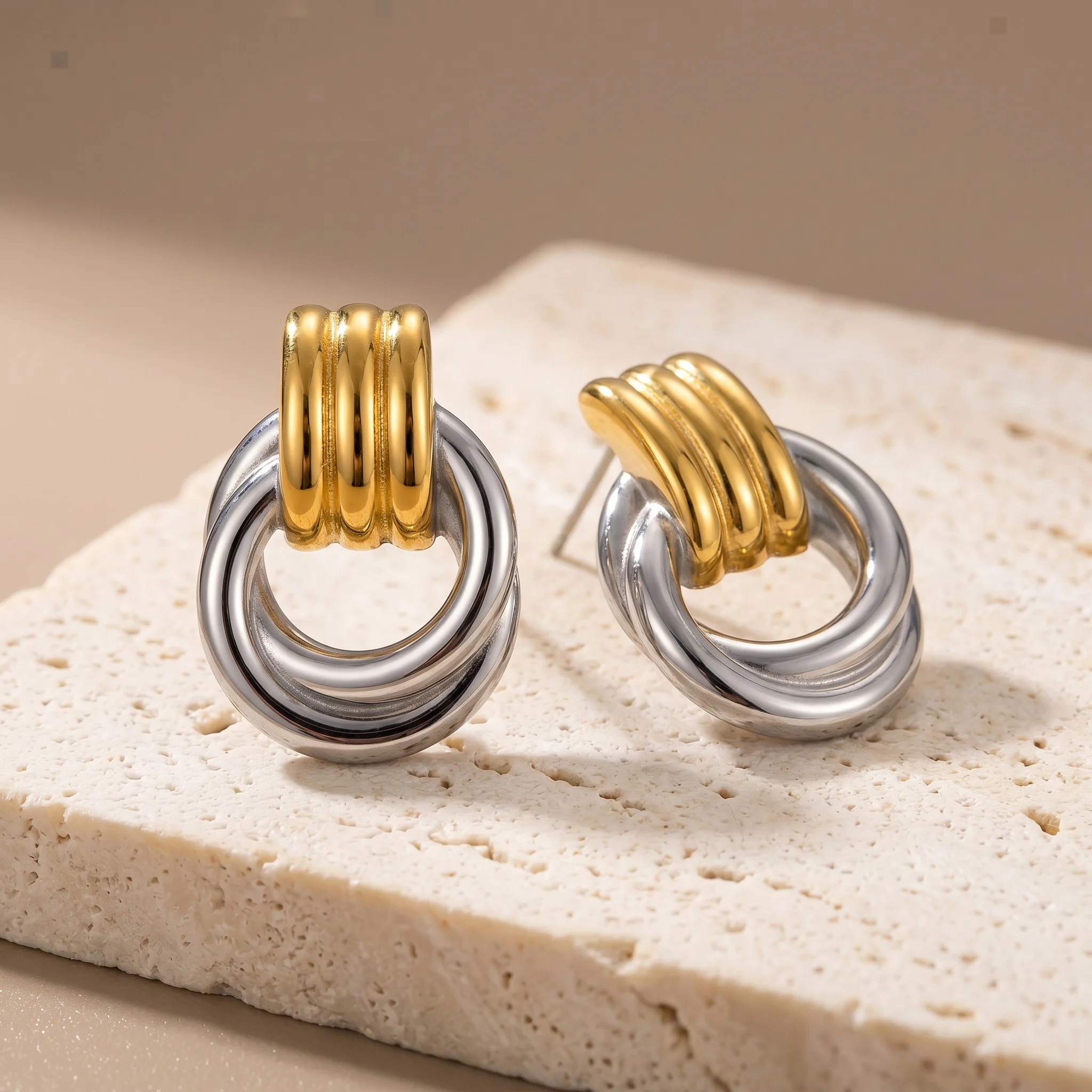Cercei Duo Wave Gold & Silver Product Detail