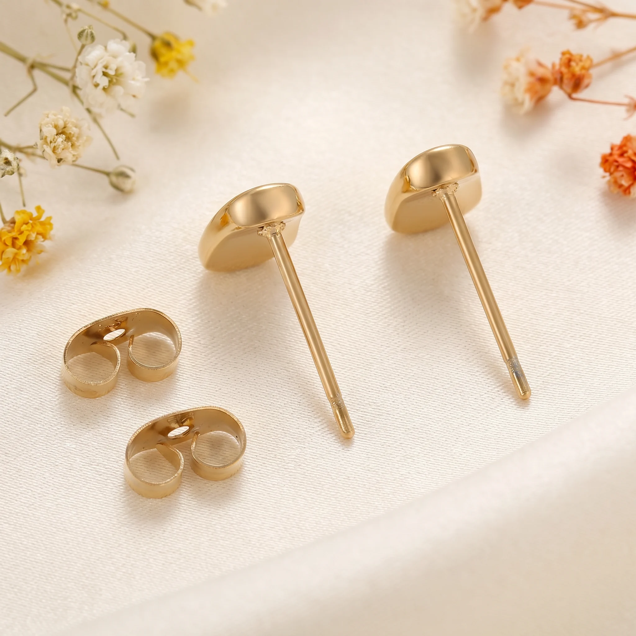 Cercei Forma Mini aur 14k cu fluture, vedere suplimentara