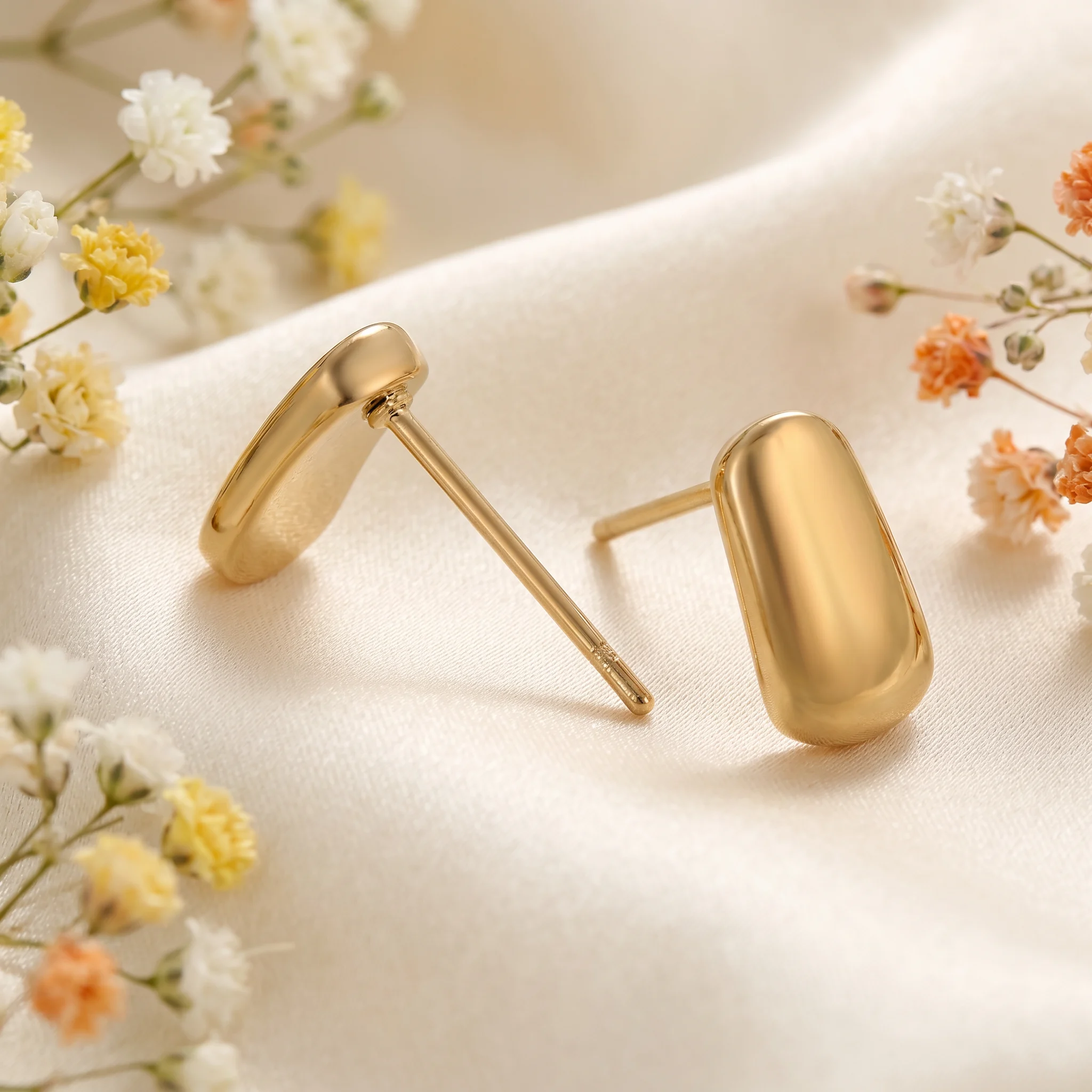 Cercei Forma Mini aur 14k cu fluture, vedere suplimentara