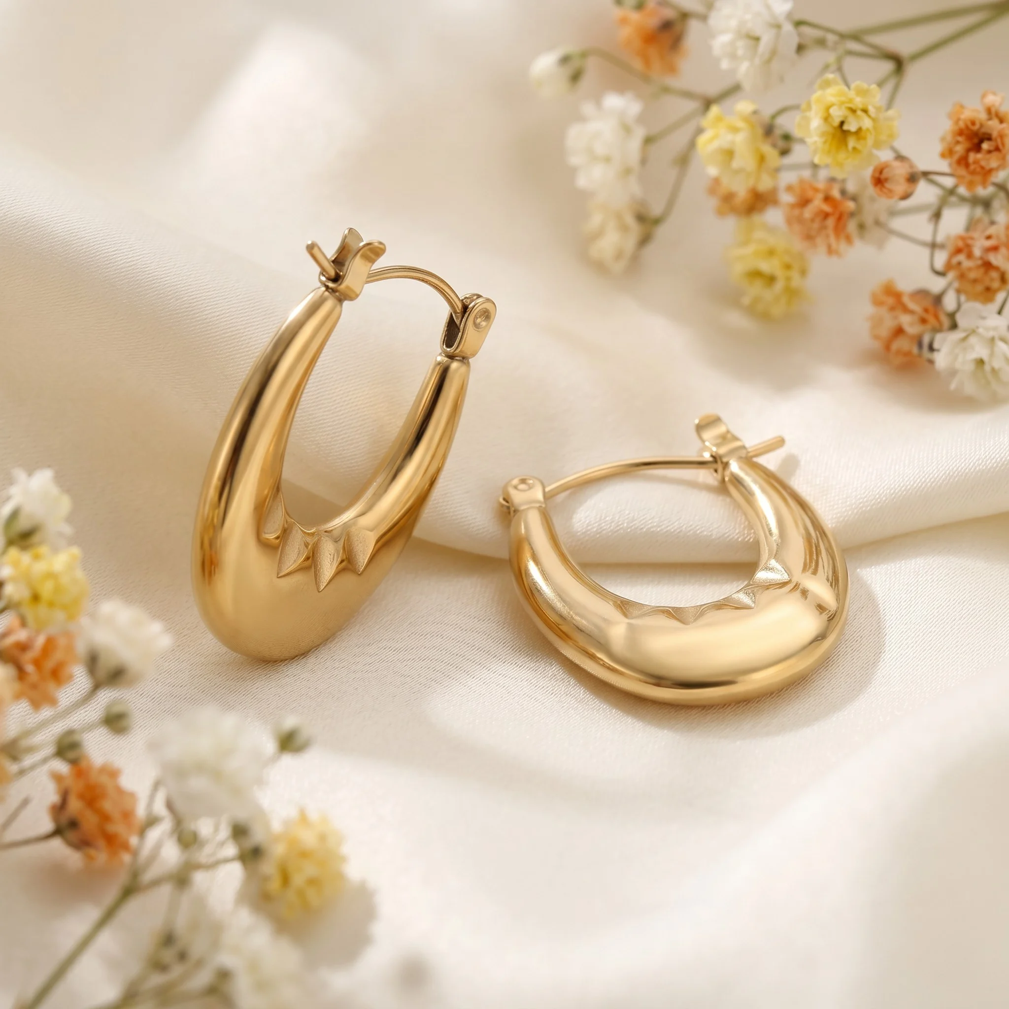 Cercei Goccia Bold auriu 14k forma picatura, vedere suplimentara