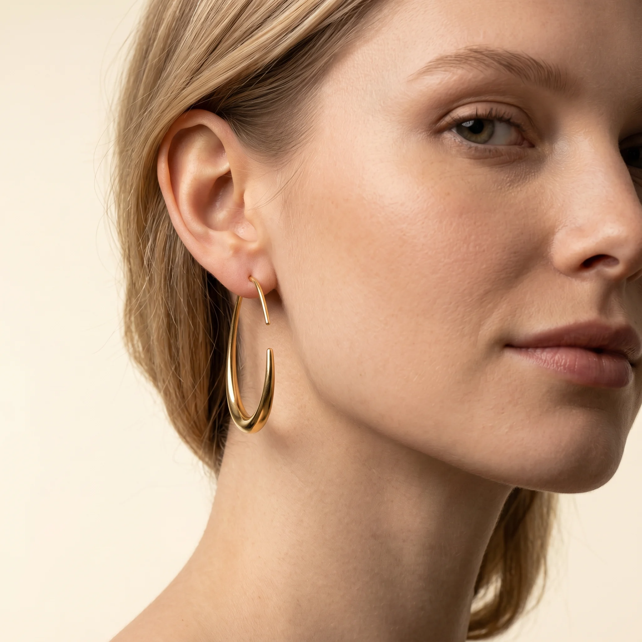 Cercei Luna Drop Gold Model Inversat