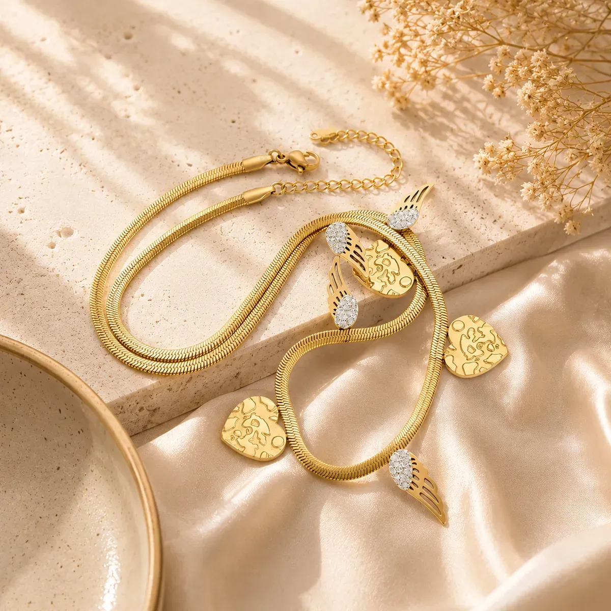 Colier Ali d’Amore auriu 14k cu inima, vedere suplimentara