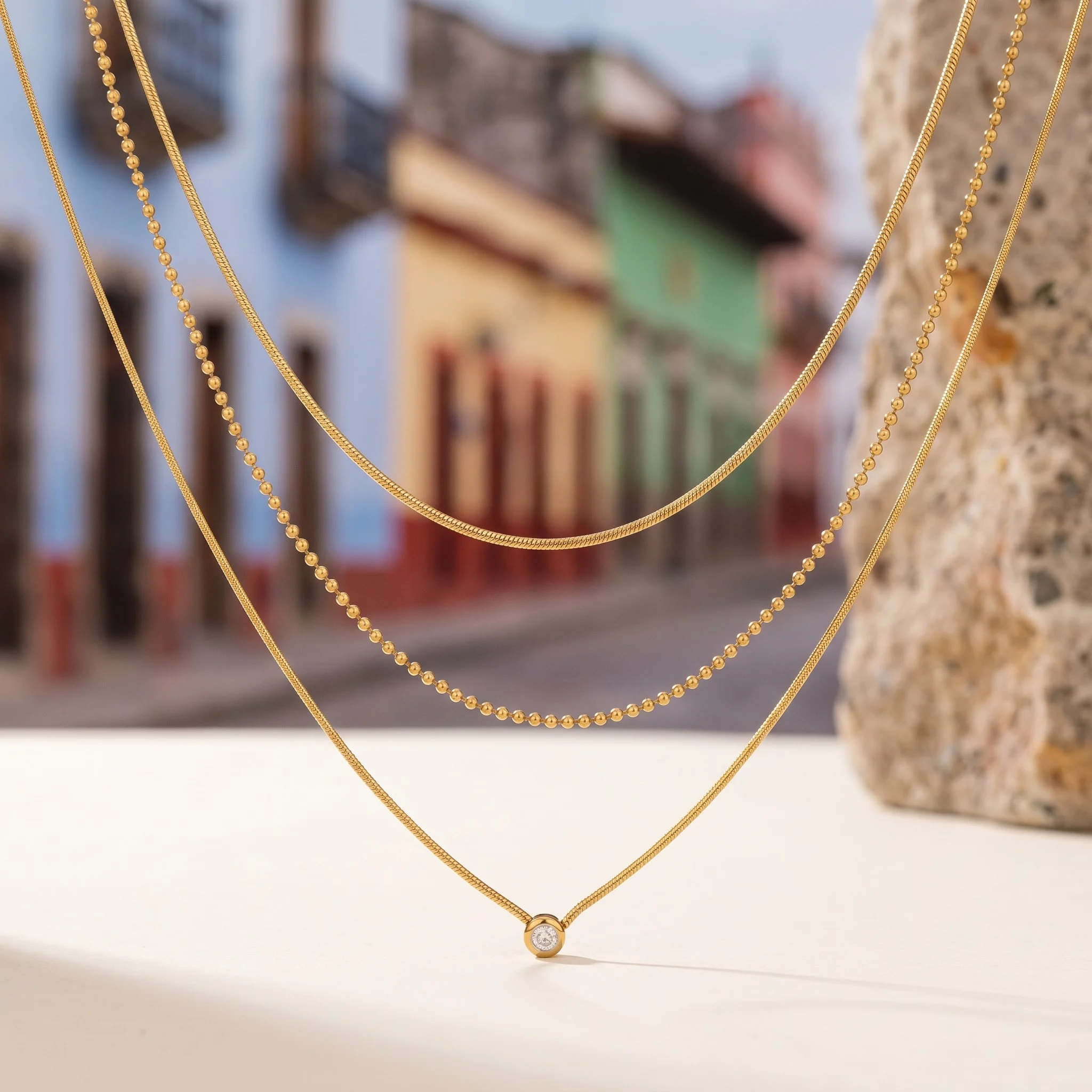 Colier Triple Cristal auriu 24k cu cristal si in trei straturi